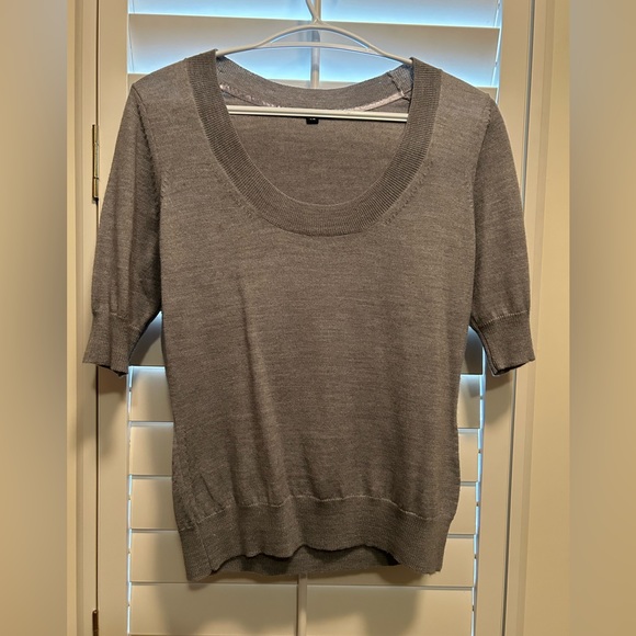 🎁Cute light sweater simple to wear dress it up - Picture 1 of 4